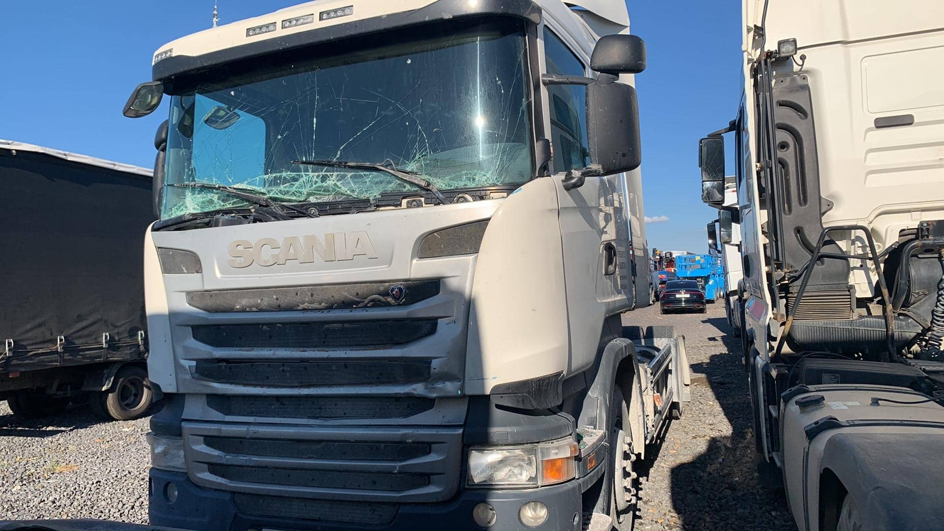 SCANIA R 400 LA4x2HNA (N),  940 650 км, 2015 года в лизинг