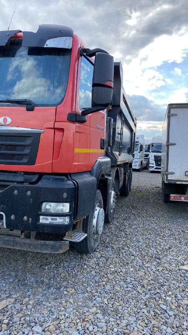 HOWO ZZ3317V386GE1 8х4,  340 328 км, 2022 года в лизинг