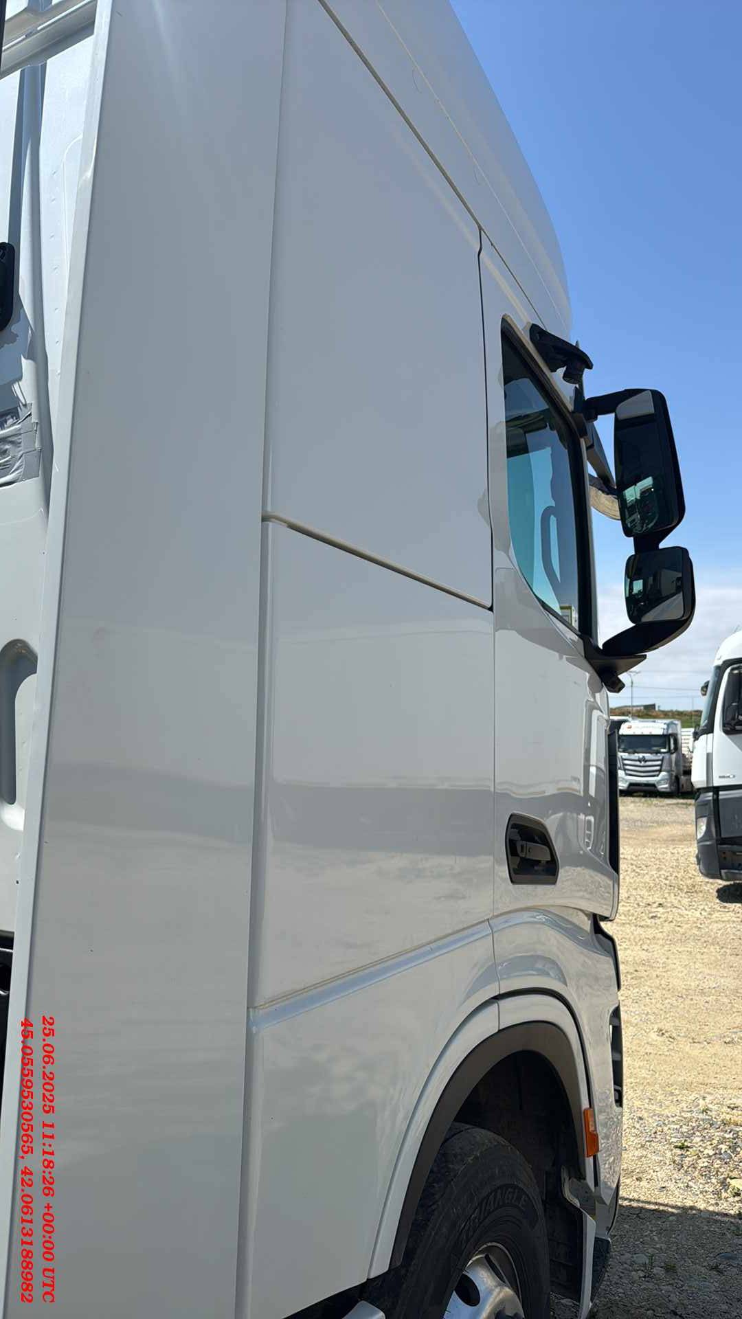 Shacman SX4188YY381,  70 000 км, 2024 года