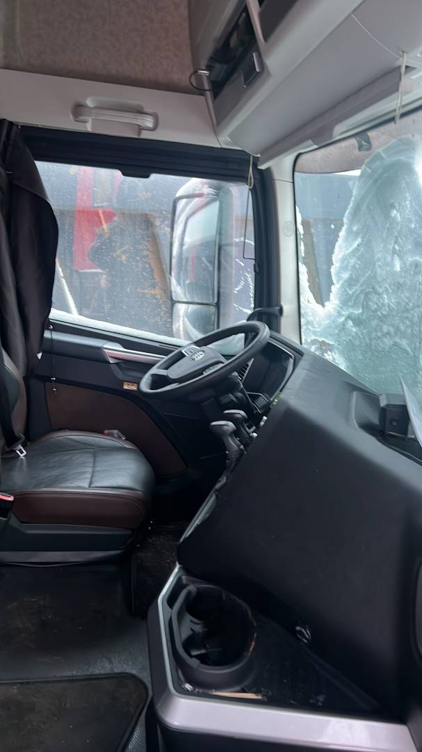 FAW CA4180P77K25E5 4x2,  174 000 км, 2024 года в лизинг