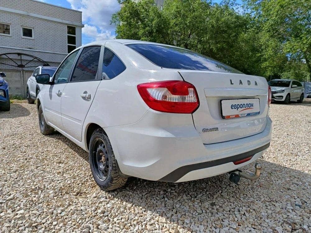 Lada Granta лифтбек,  117 033 км, 2023 года в лизинг