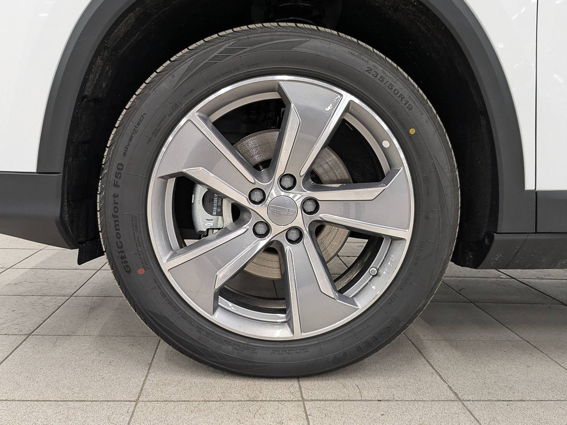 Geely Okavango Flagship 2.0T 7DCT 2WD