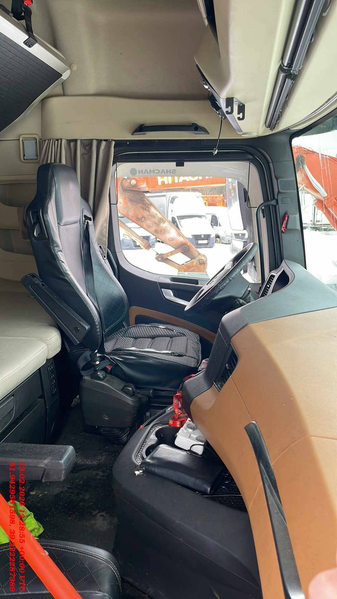 Shacman SX4188YY381,  297 011 км, 2022 года