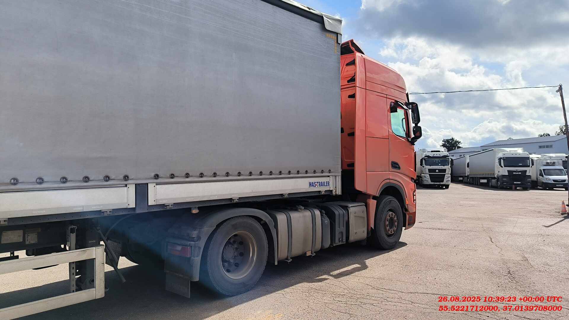 Shacman SX4188YY381,  317 253 км, 2023 года в лизинг