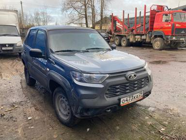 Lada Niva Travel