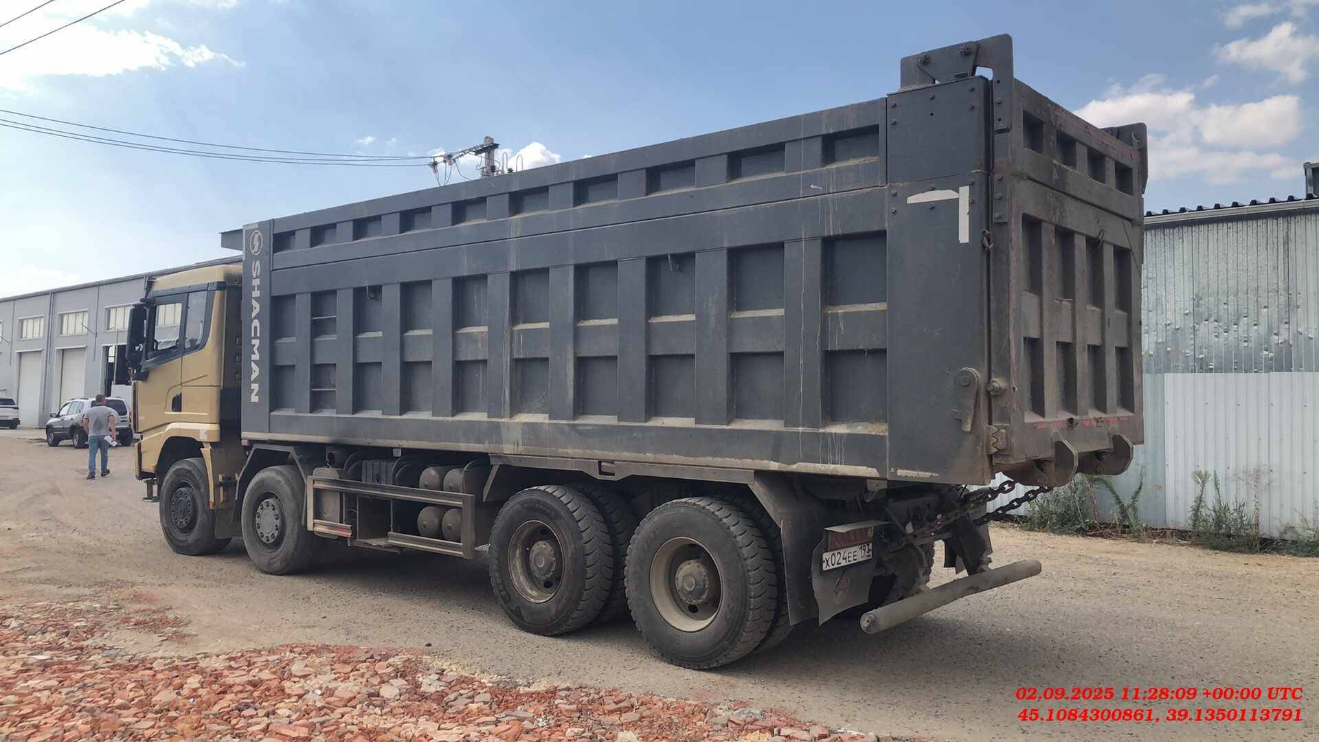Shacman SX33186V366,  248 549 км, 2021 года в лизинг