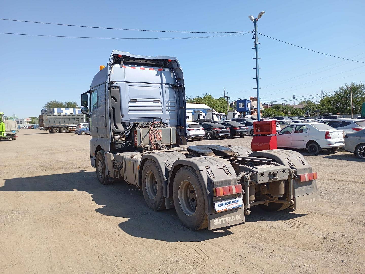 Sitrak С7Н MAX 6×4 ZZ4256V364HE,  165 706 км, 2023 года в лизинг