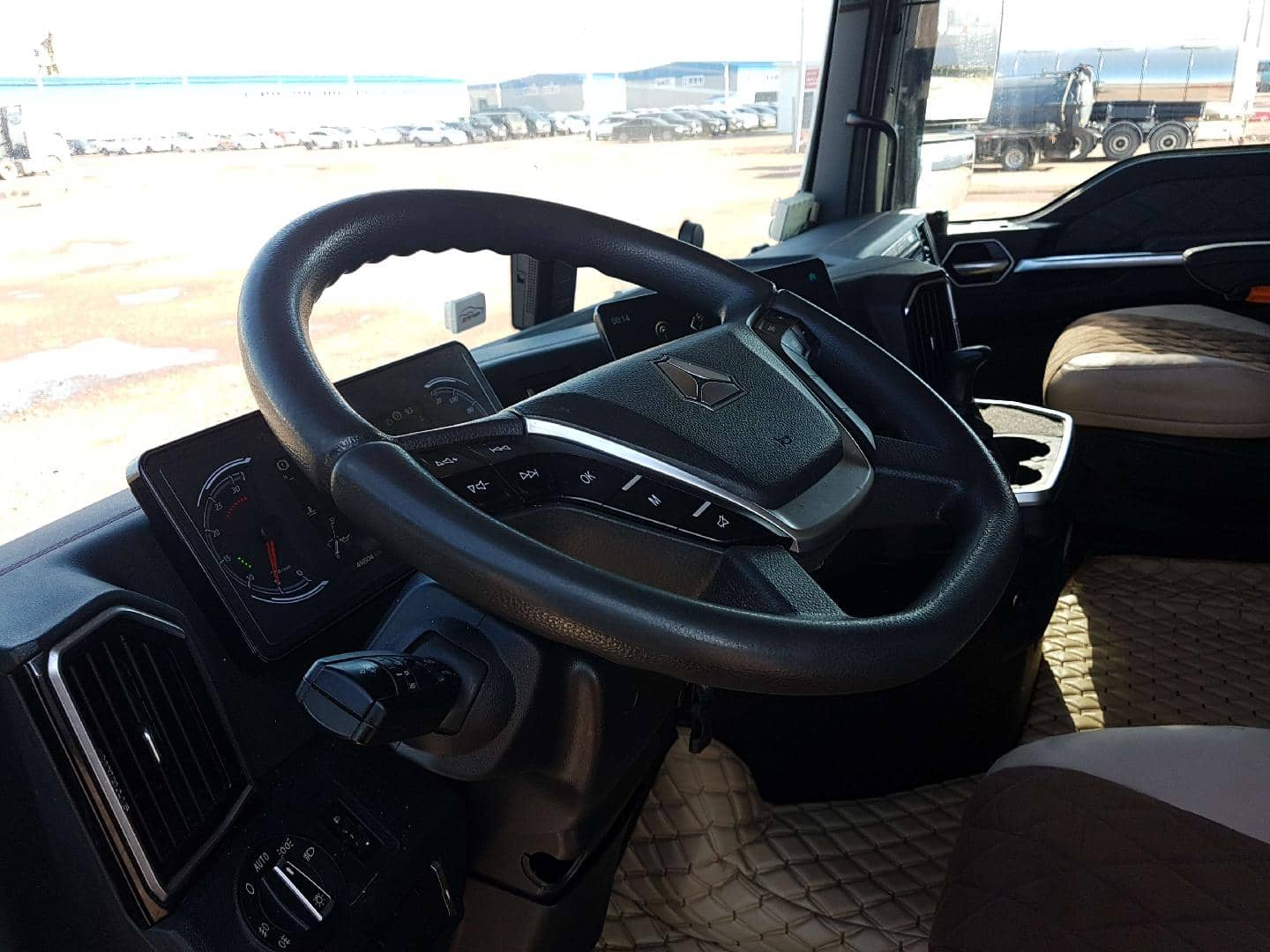 Sitrak ZZ4186V391HE,  416 504 км, 2023 года в лизинг