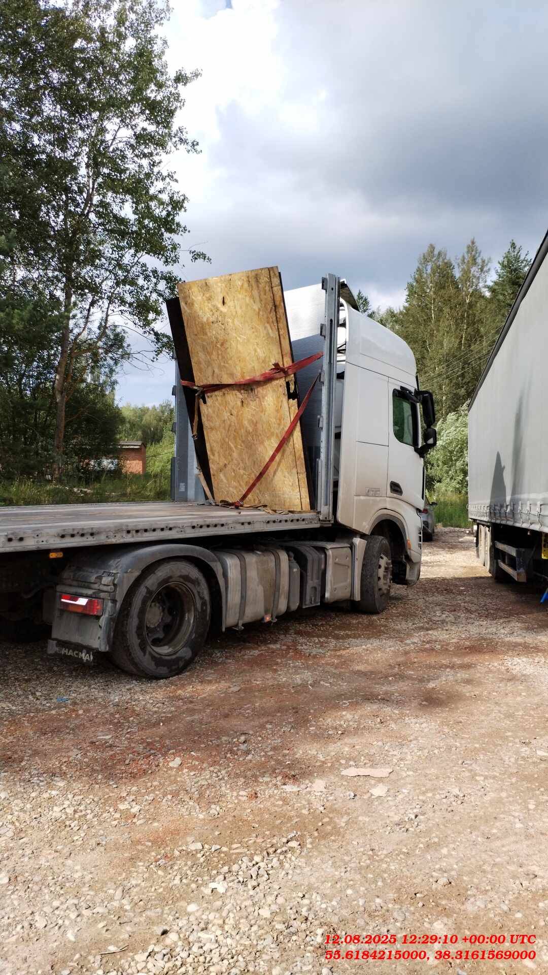 Shacman SX4188YY381,  295 138 км, 2023 года в лизинг