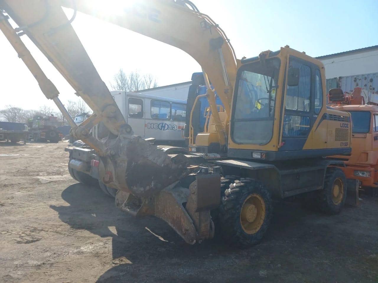 SDLG/LGCE E7150F,  1 км, 2023 года в лизинг