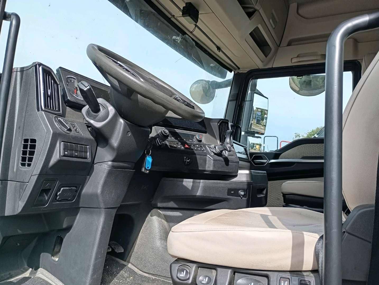 Sitrak С7Н MAX 6×4 ZZ4256V364HE,  273 194 км, 2023 года в лизинг