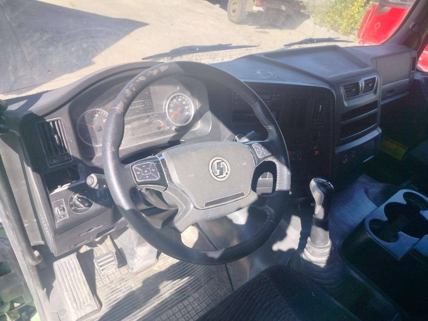 Shacman SX33186V366,  118 494 км, 2022 года в лизинг