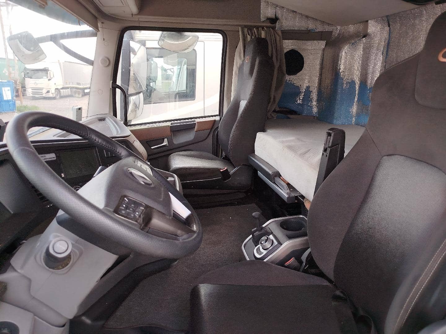 DongFeng GX DFH4180 4x2,  495 793 км, 2024 года в лизинг