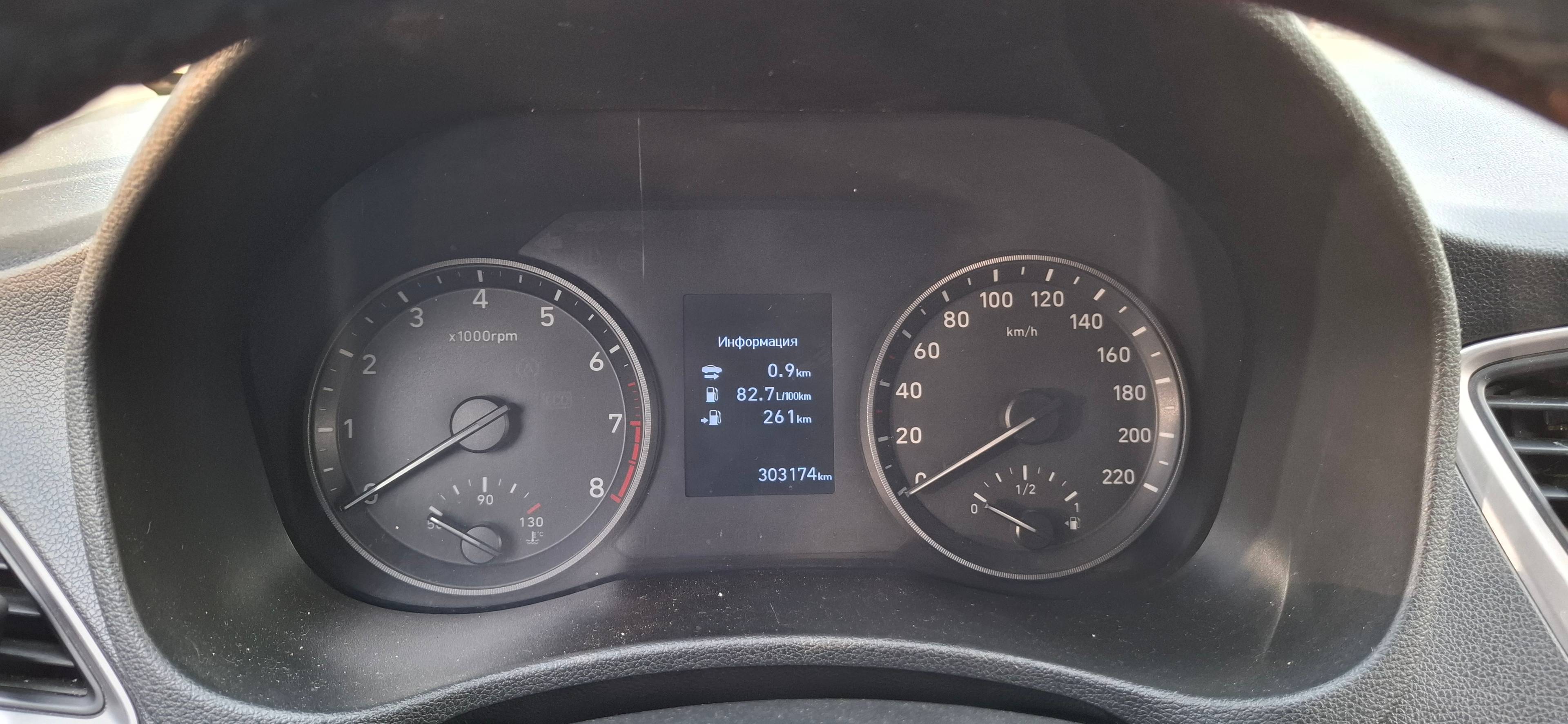 Hyundai Solaris,  303 174 км, 2018 года