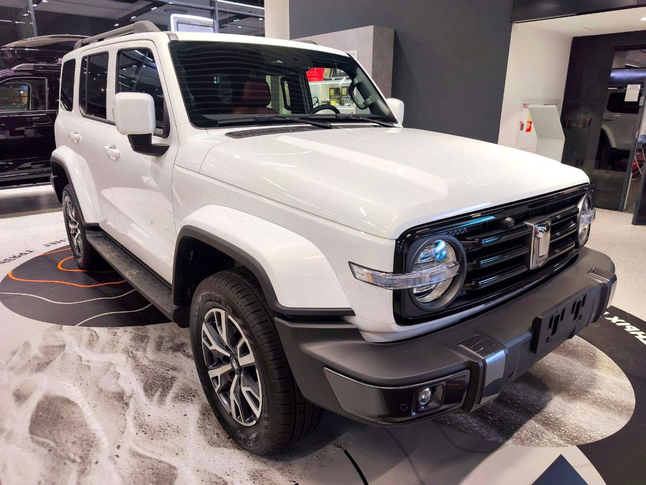 Tank 300 City Premium 2.0 8AT 4WD