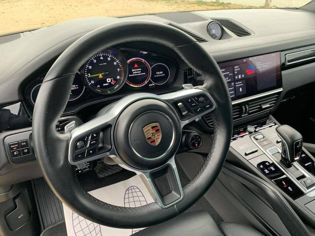 Porsche Cayenne,  76 432 км, 2020 года в лизинг