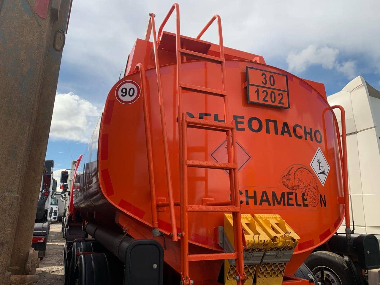 МАЗ 6312C9-8575-012,  6 296 км, 2024 года в лизинг