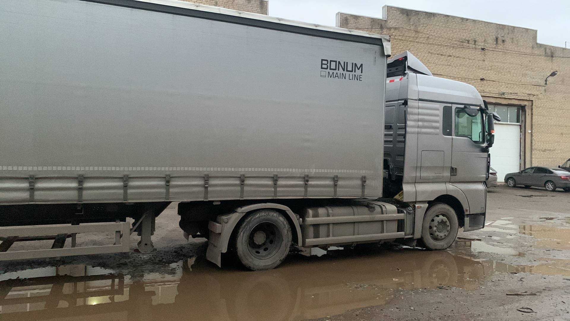 Sitrak C7H 4x2 ZZ4186V361HE,  496 525 км, 2022 года в лизинг