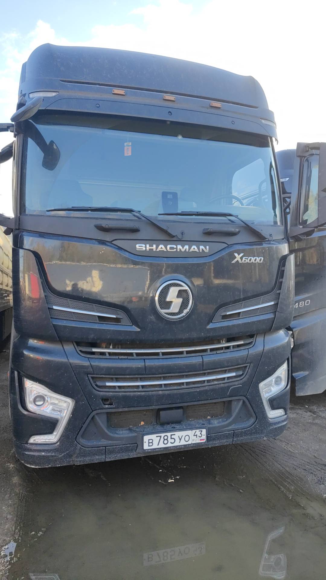 Shacman SX4188YY381,  362 000 км, 2023 года в лизинг