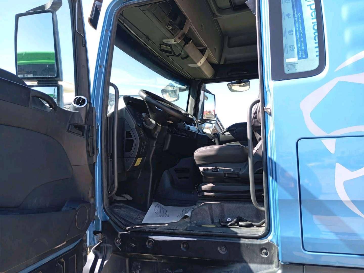 Sitrak С7Н 6×4 ZZ4256V364HE,  199 350 км, 2023 года в лизинг