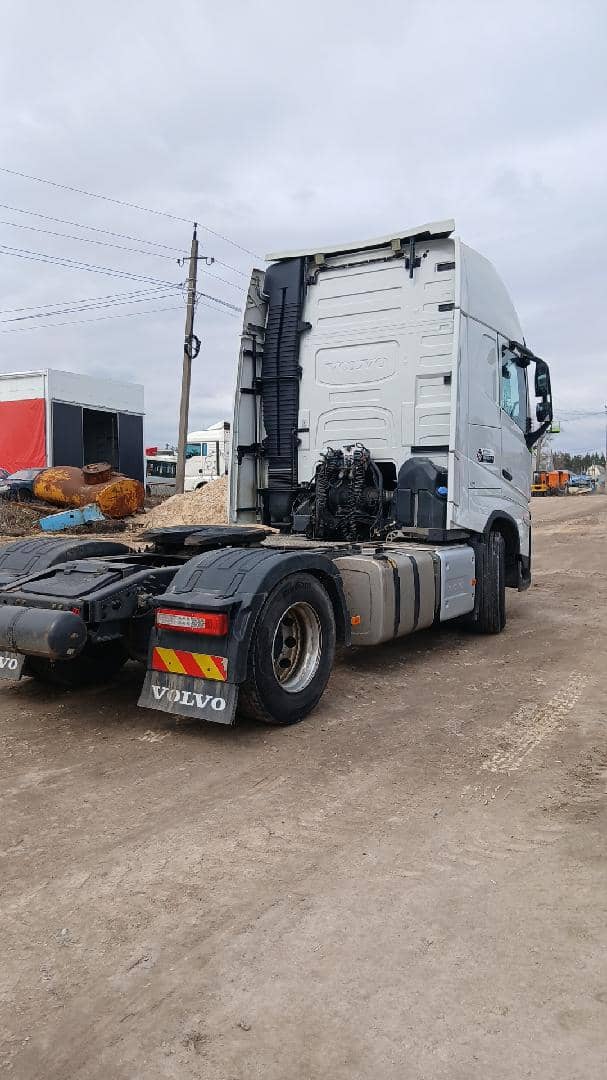 Volvo FH 460 4x2 (FH Globetrotter),  607 654 км, 2022 года в лизинг