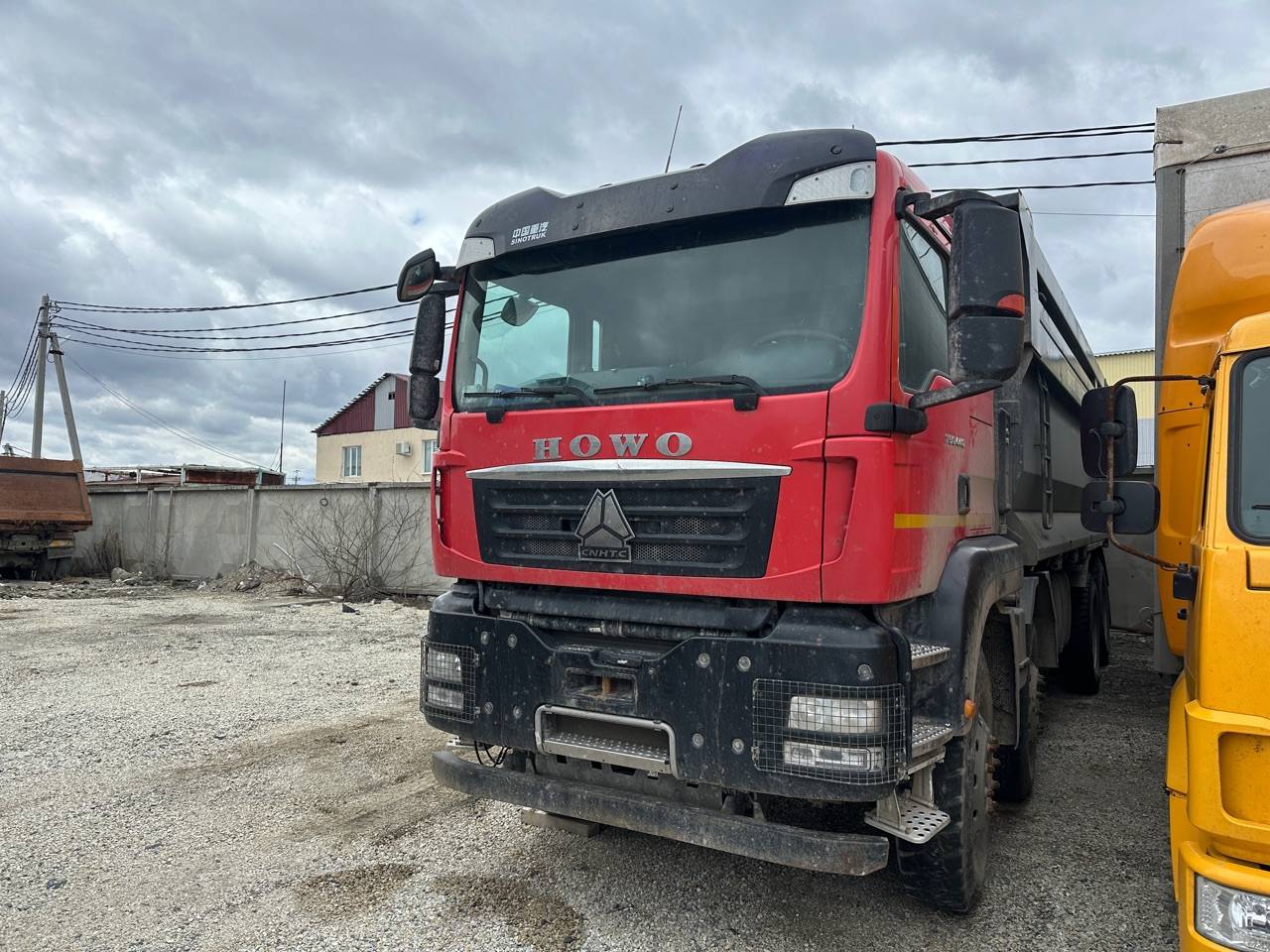 HOWO ZZ3317V386GE1 8х4,  115 000 км, 2023 года в лизинг