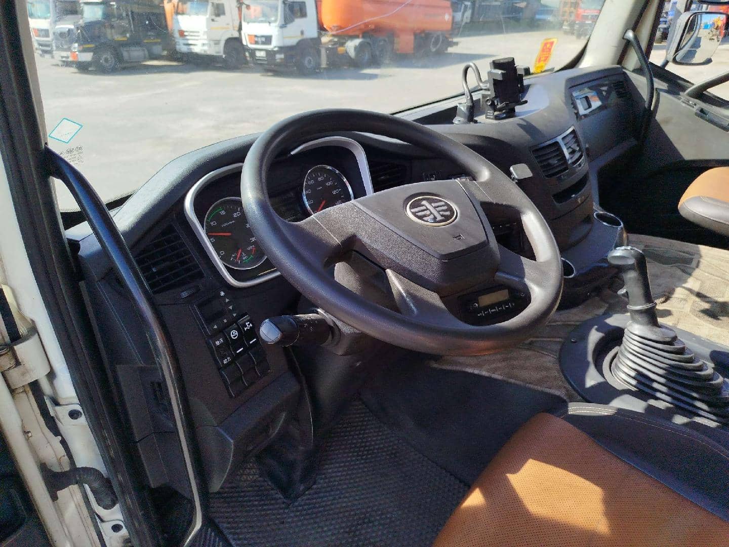FAW CA3250P66K24L1TE5 6x6,  155 325 км, 2022 года в лизинг