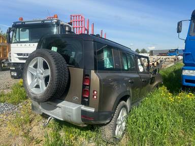 Land Rover Defender 110