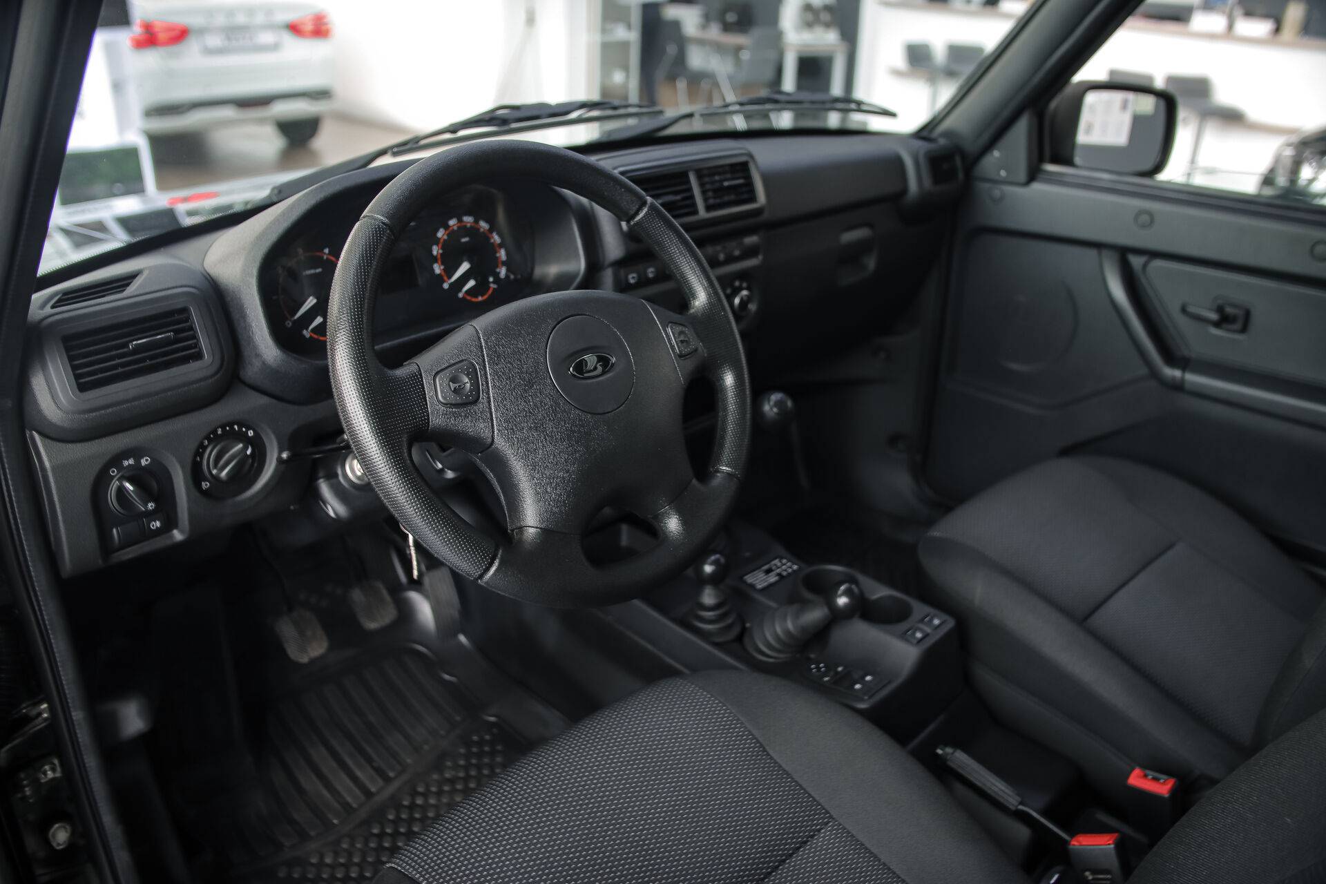 Lada Niva Legend Bronto Luxe'24 1.7 5MT