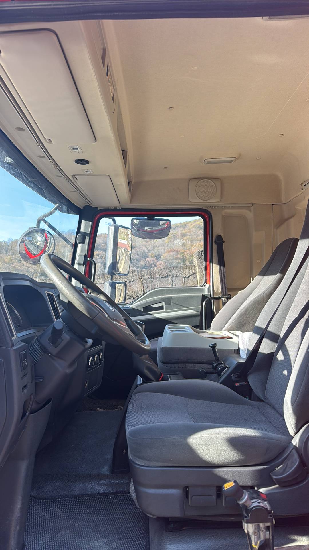 Shacman SX32488L344C,  74 811 км, 2024 года в лизинг