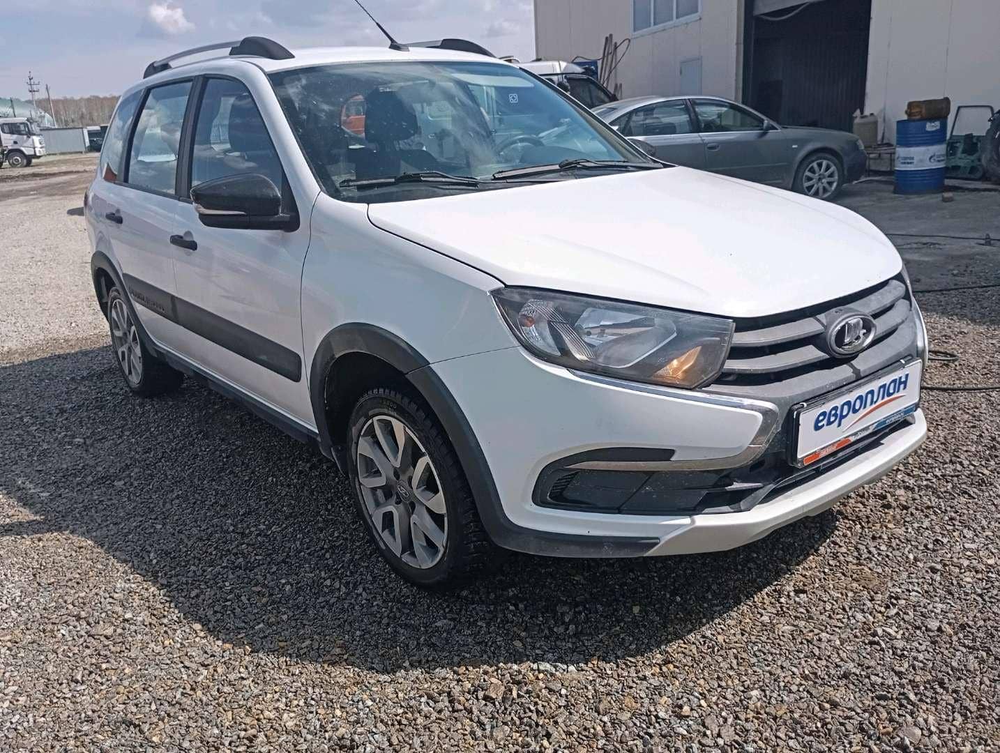 Lada Granta Кросс,  136 206 км, 2023 года в лизинг