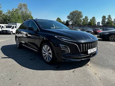 Hongqi E-QM5