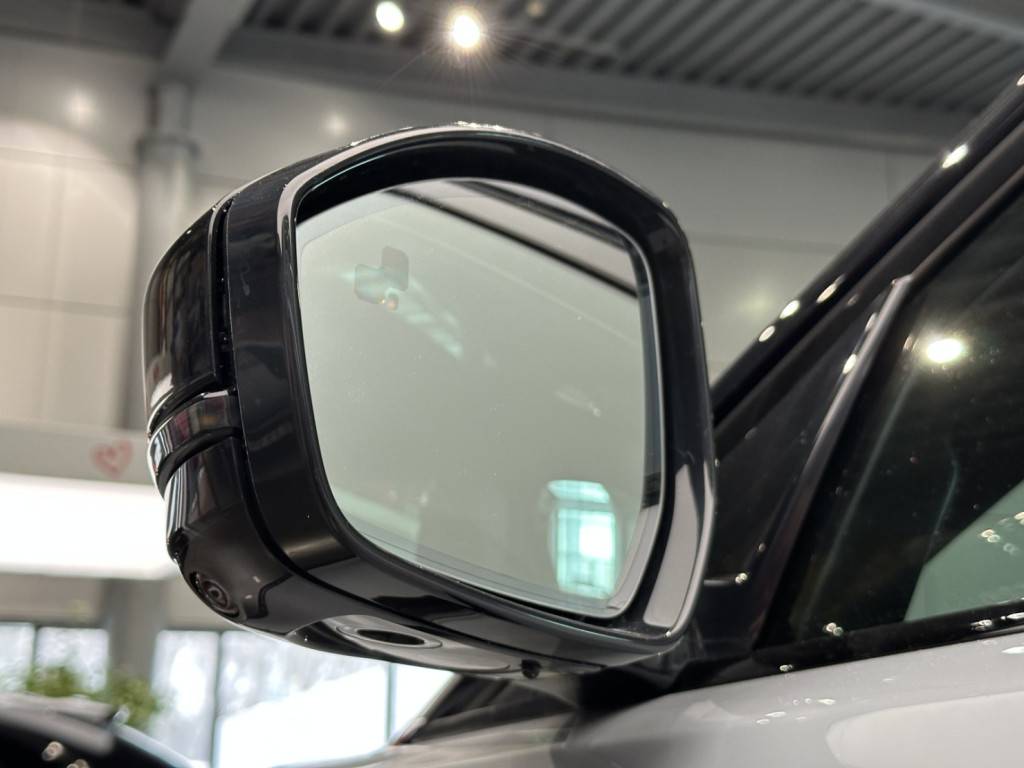 Land Rover Velar 2.0 250 Дайнэмик СЕ (Dynamic SE)