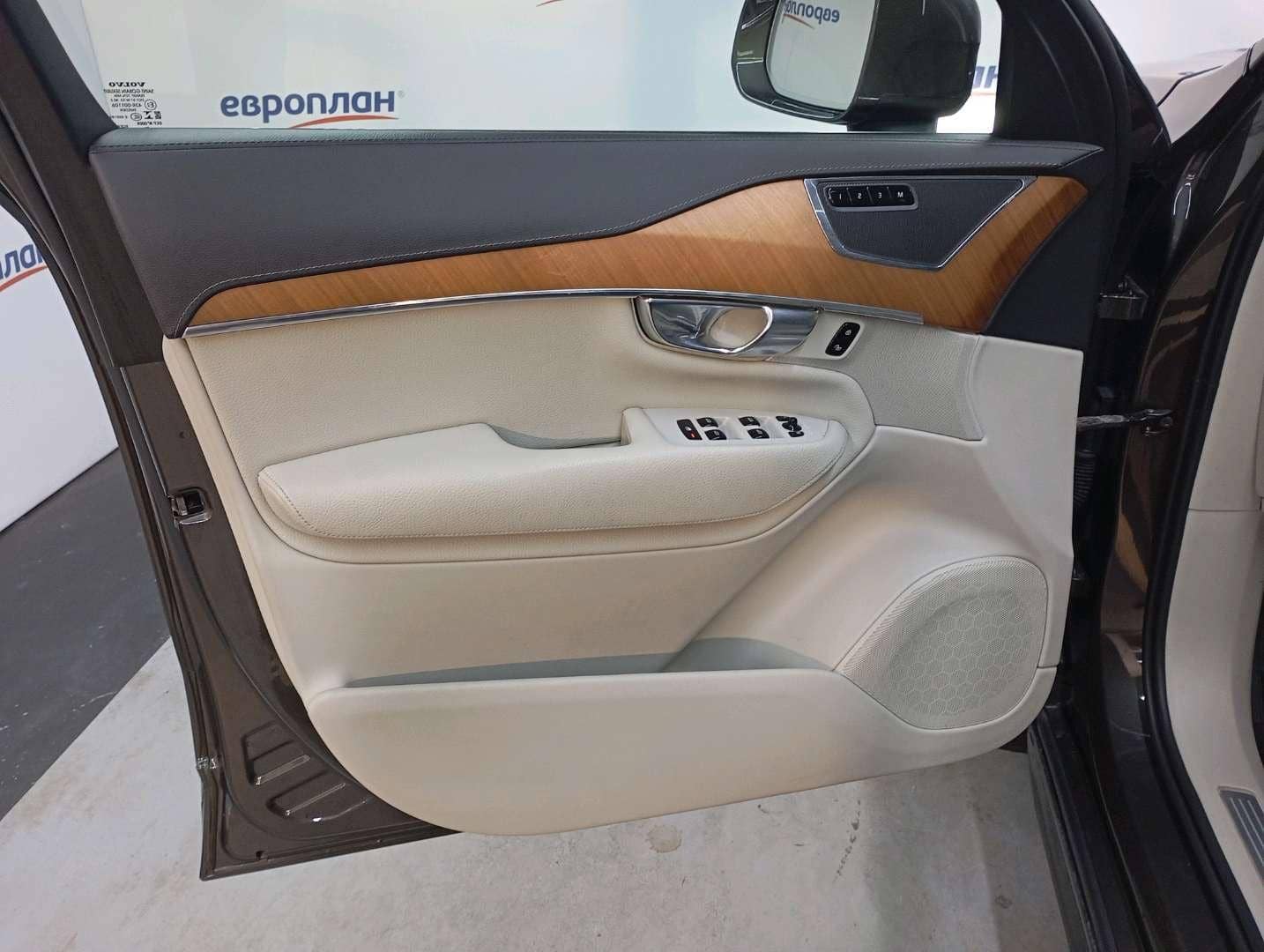 Volvo XC90,  218 999 км, 2021 года в лизинг