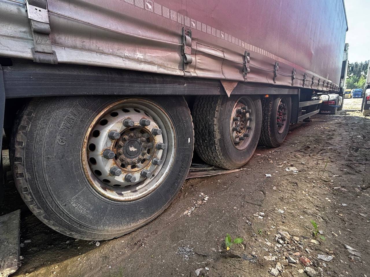 SCHMITZ Шторный 9084, 2017 года в лизинг