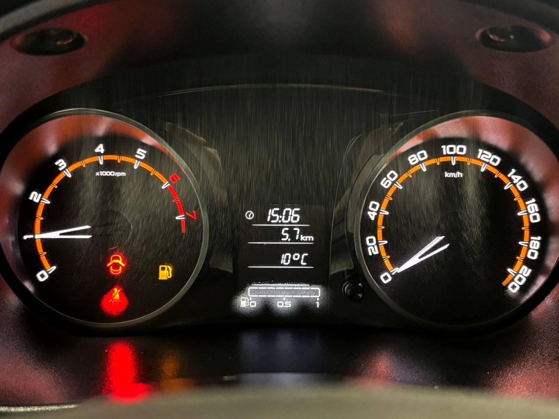 Lada Granta седан Classic 24 Кондиционер 1.6 90hp 5MT