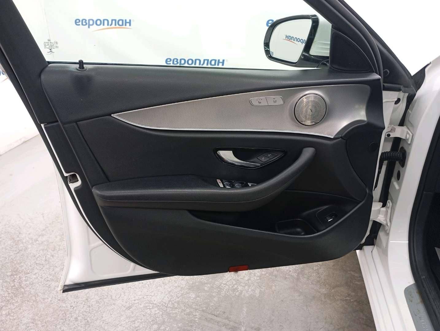 Mercedes-Benz E седан,  177 231 км, 2019 года в лизинг