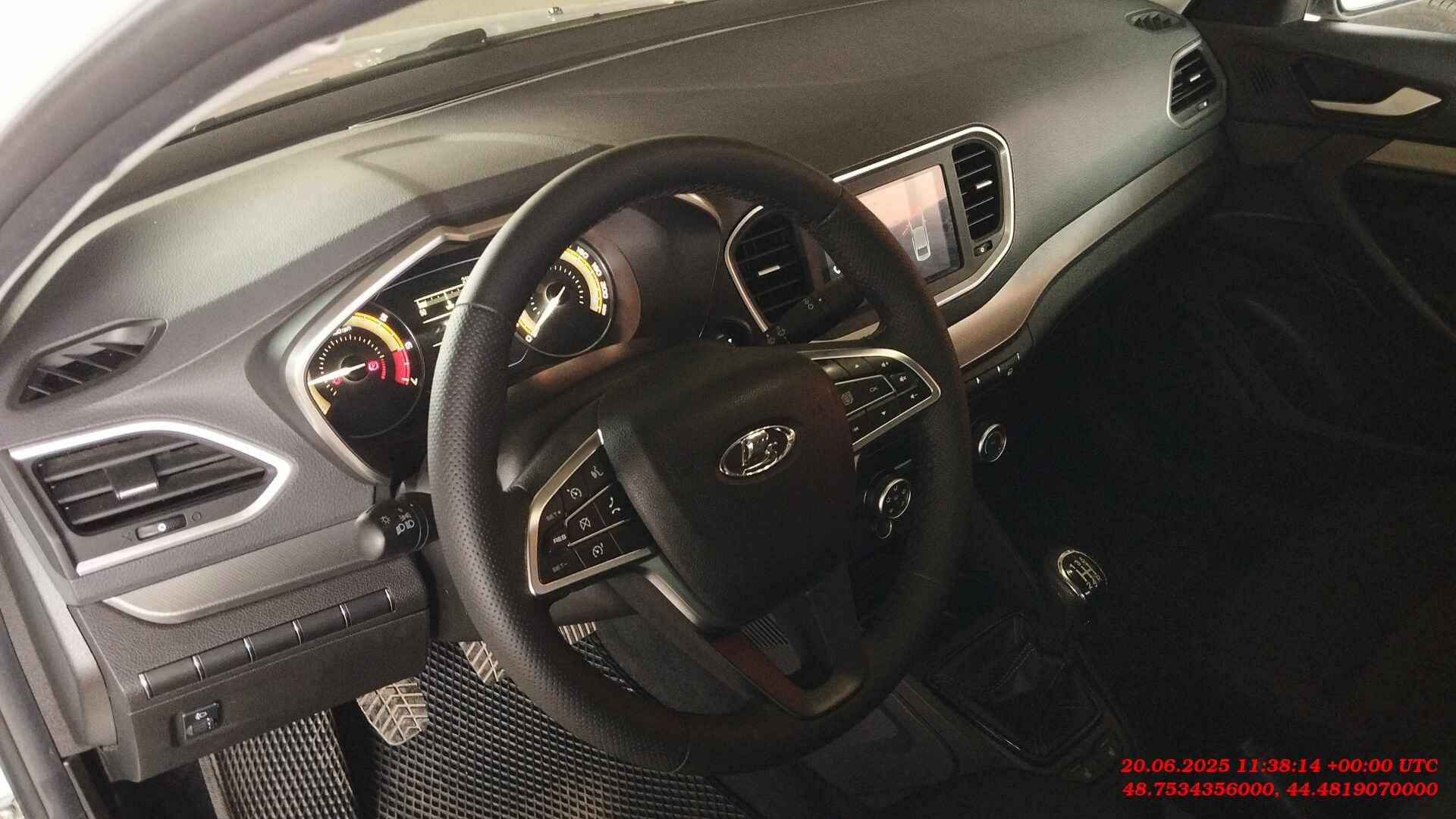 Lada Vesta седан,  14 687 км, 2024 года в лизинг