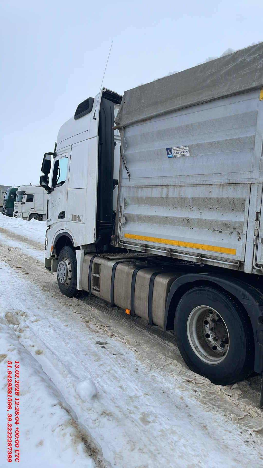 Shacman SX4188YY381,  297 011 км, 2022 года