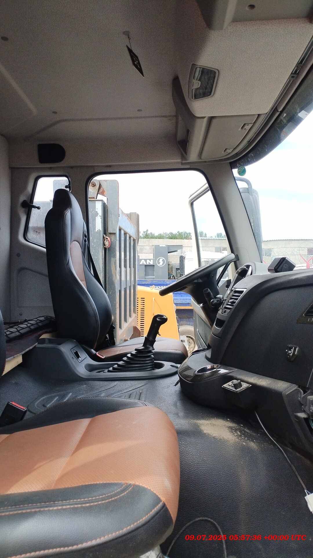 FAW CA3250P66K24L1TE5 6x6,  90 000 км, 2023 года
