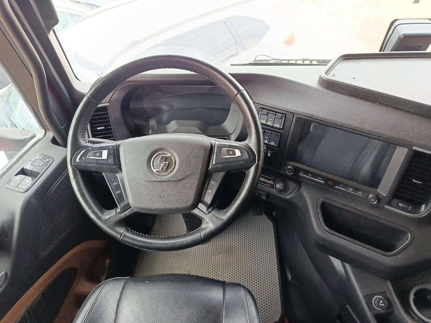 Shacman SX4188YY381,  229 683 км, 2023 года в лизинг
