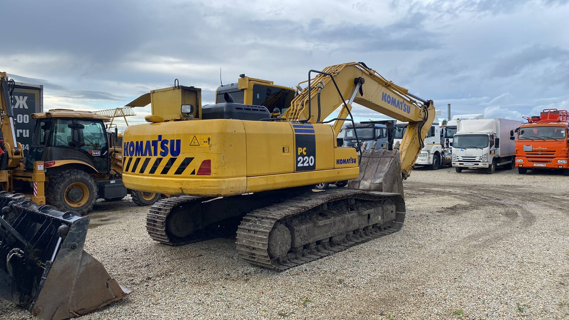 KOMATSU PC220-8MO, 2022 года в лизинг