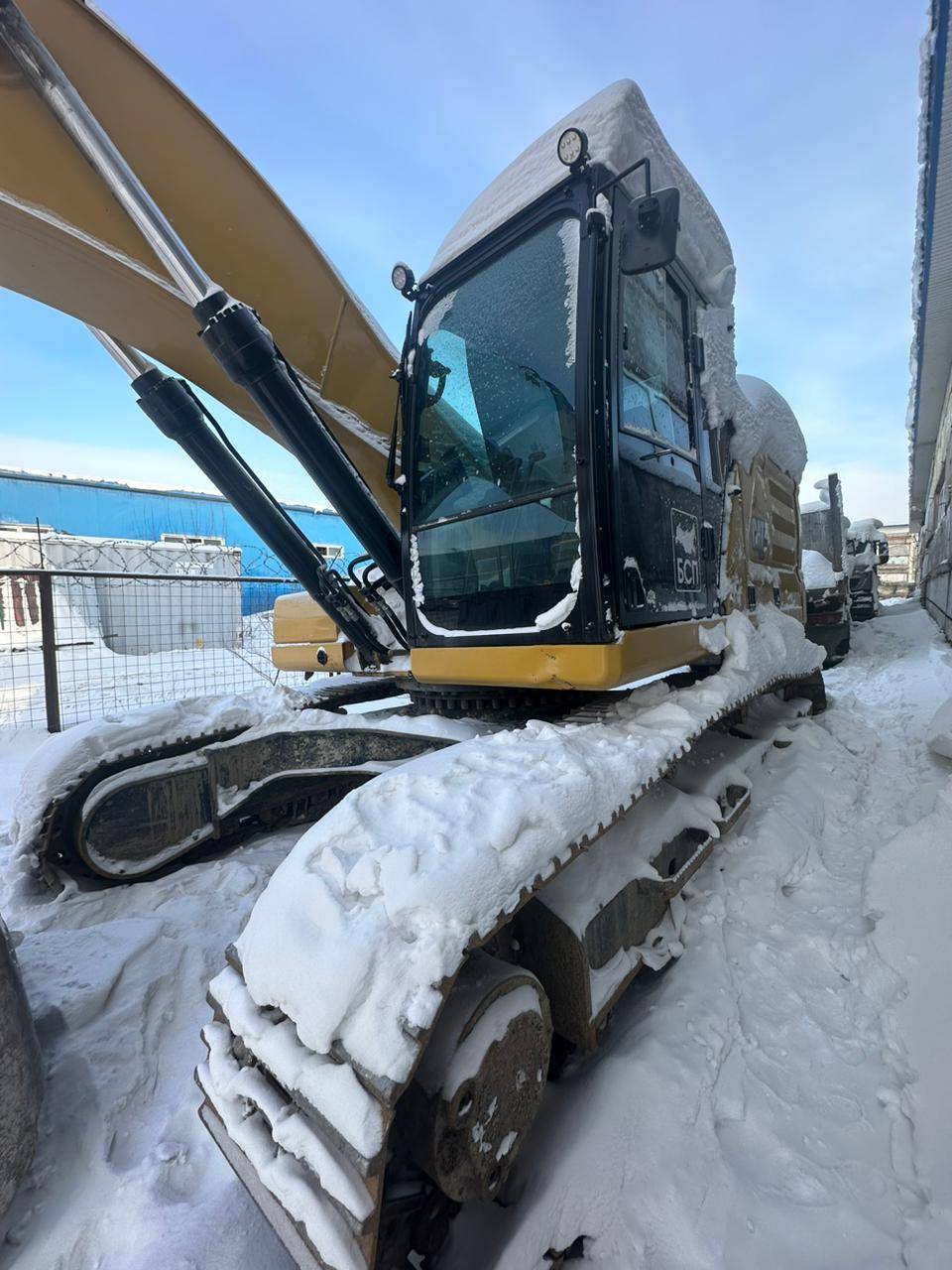 CATERPILLAR 330, 2021 года в лизинг