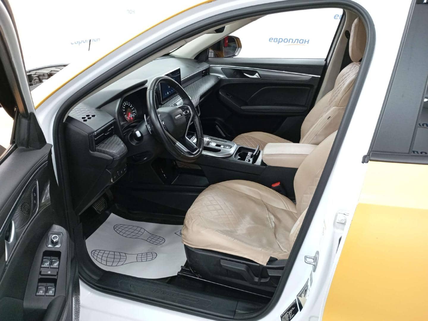 Haval Jolion,  321 833 км, 2023 года в лизинг