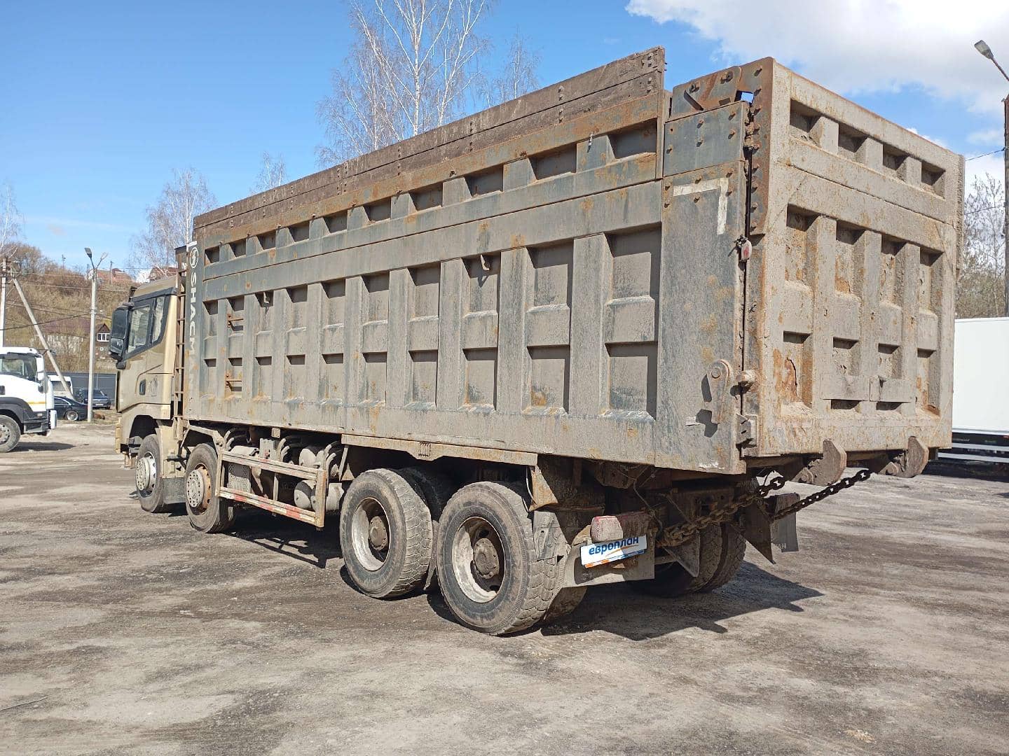 Shacman SX331863366 (скальный кузов),  308 577 км, 2022 года в лизинг
