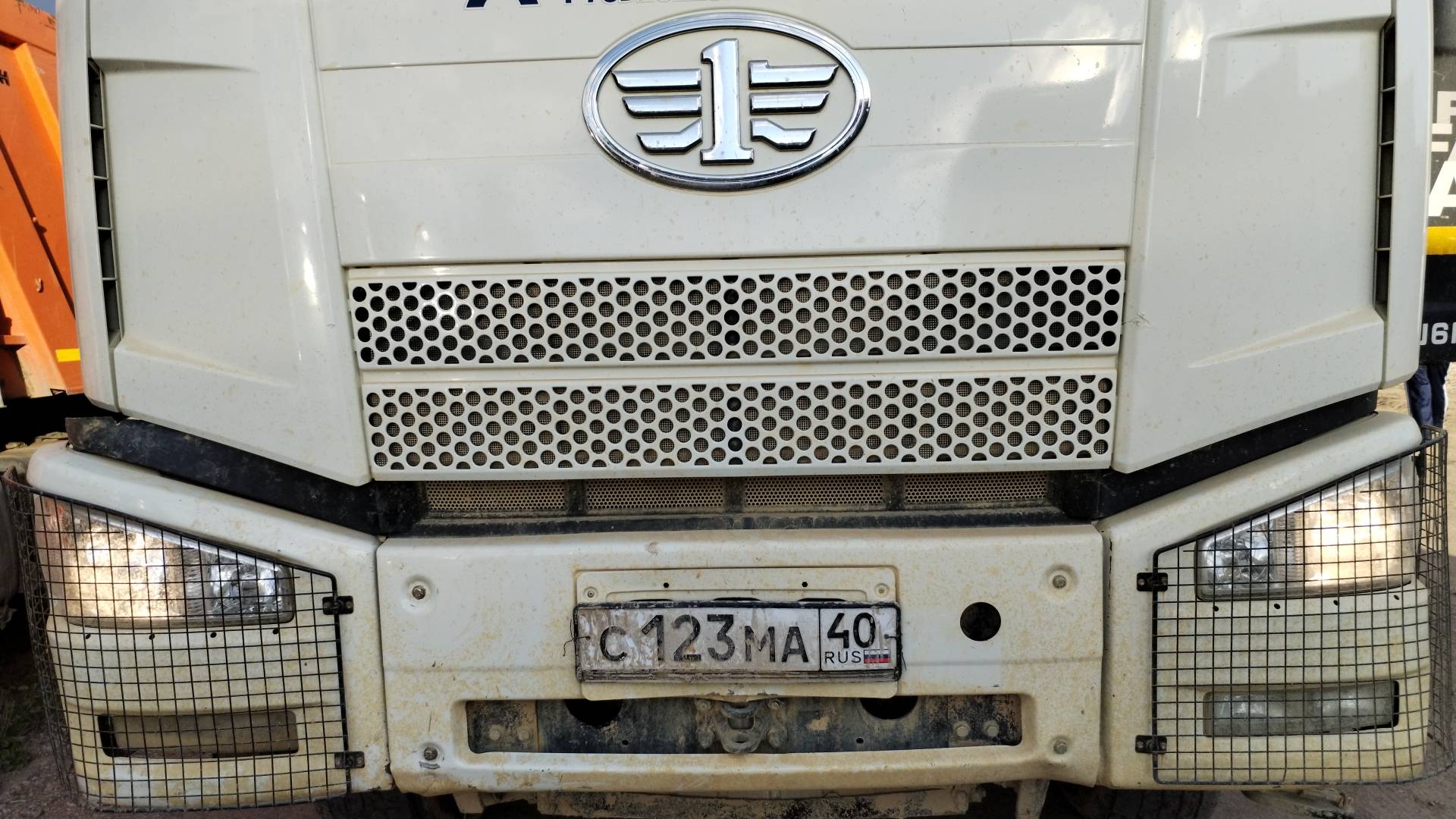 FAW CA3250P66K24T1E5 6х4,  25 189 км, 2023 года в лизинг