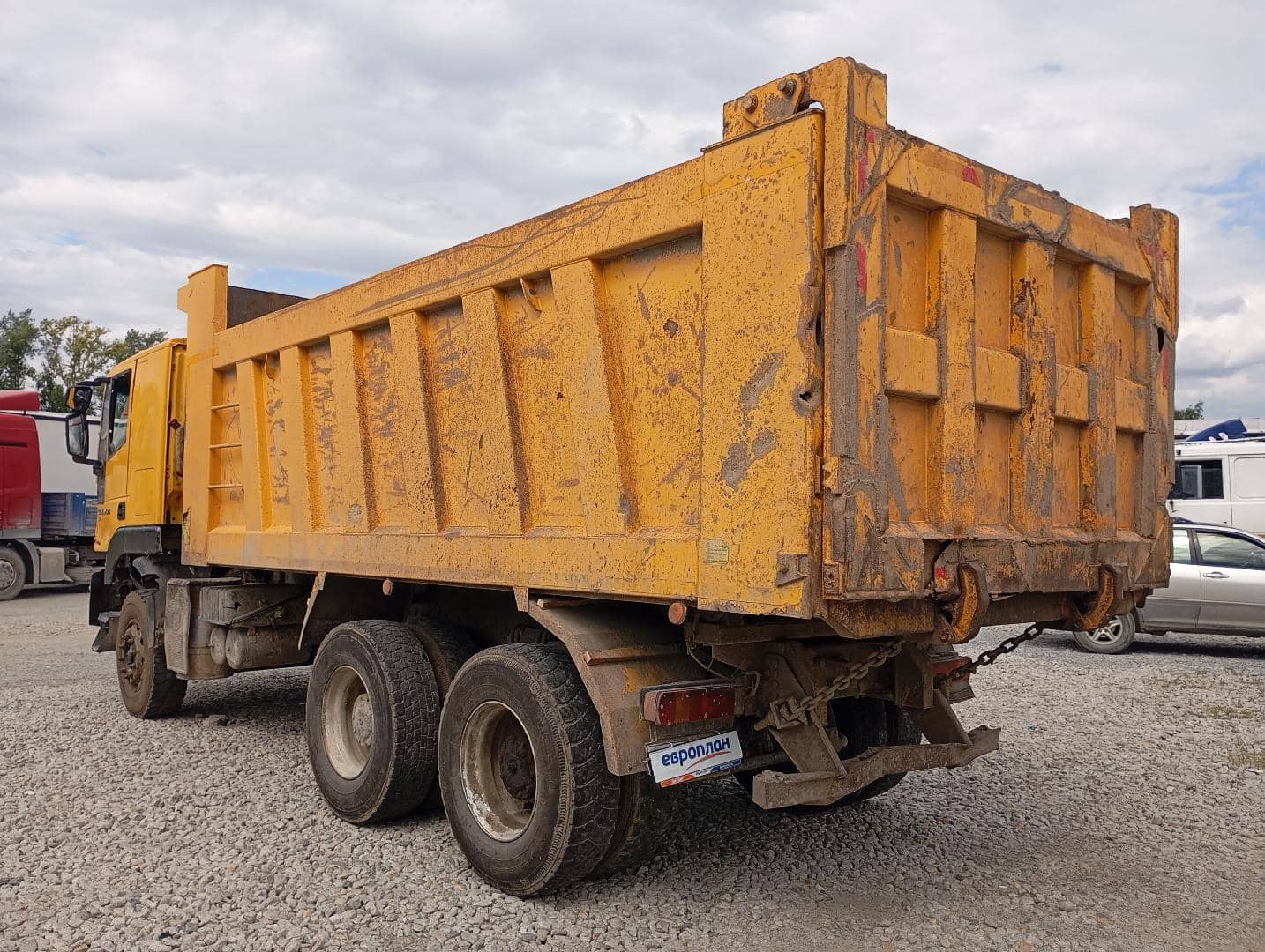 HONGYAN CQ3266HV35,  215 499 км, 2022 года в лизинг