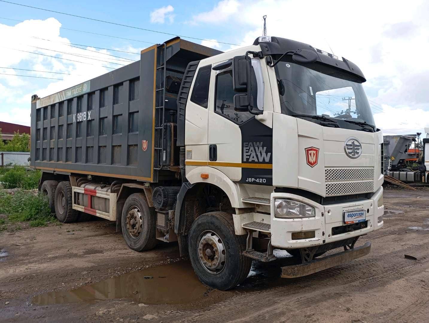 FAW CA3310P66K24T4E5 8х4,  136 846 км, 2023 года в лизинг