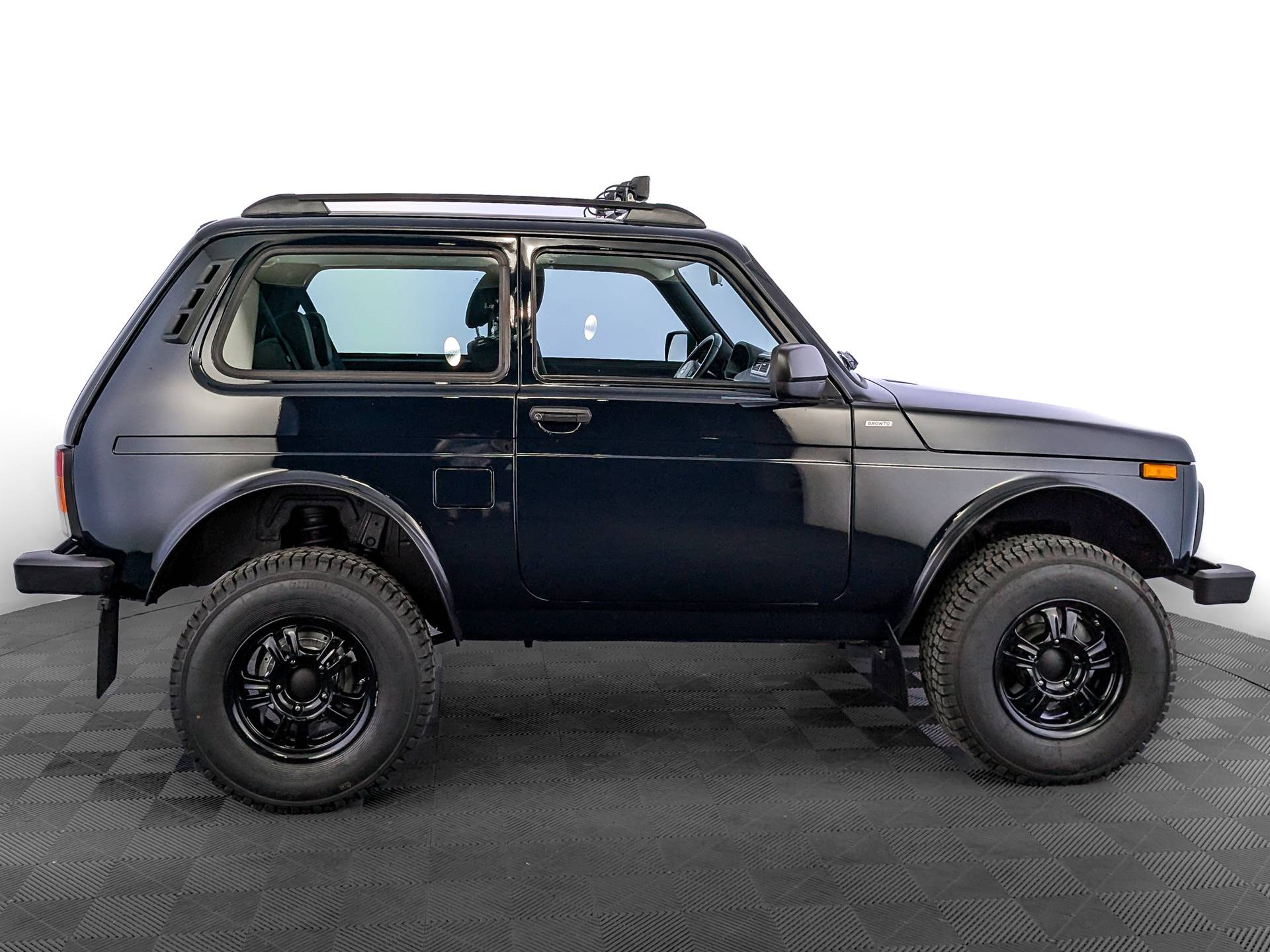 Lada Niva Legend Bronto Luxe 1.7 5MT