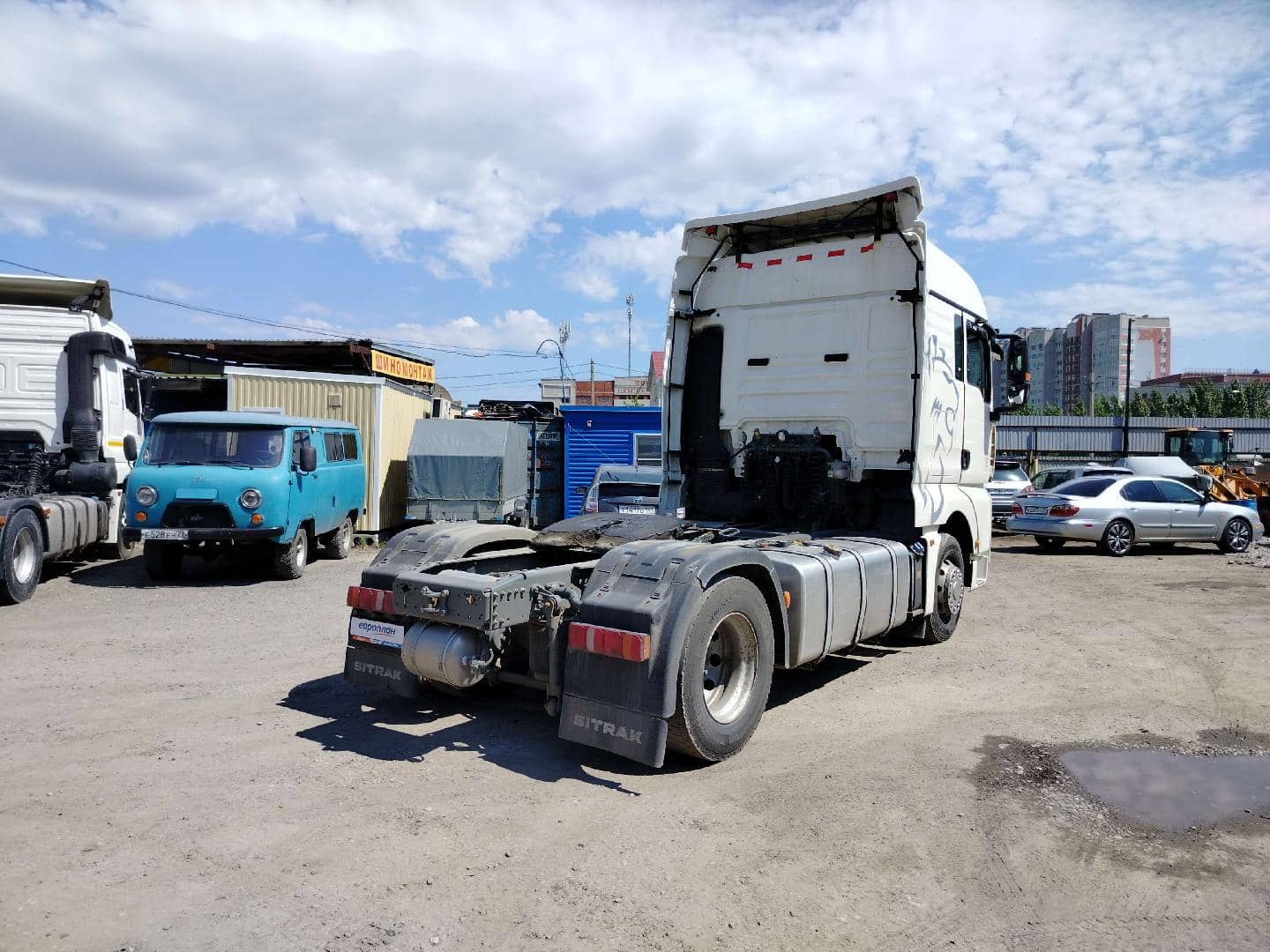 Sitrak C7H 4x2 ZZ4186V361HE,  521 782 км, 2023 года в лизинг
